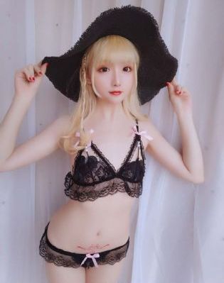 25岁女高中生动漫
