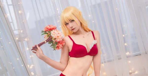 年上大佬掌心宠女儿救妈妈短剧